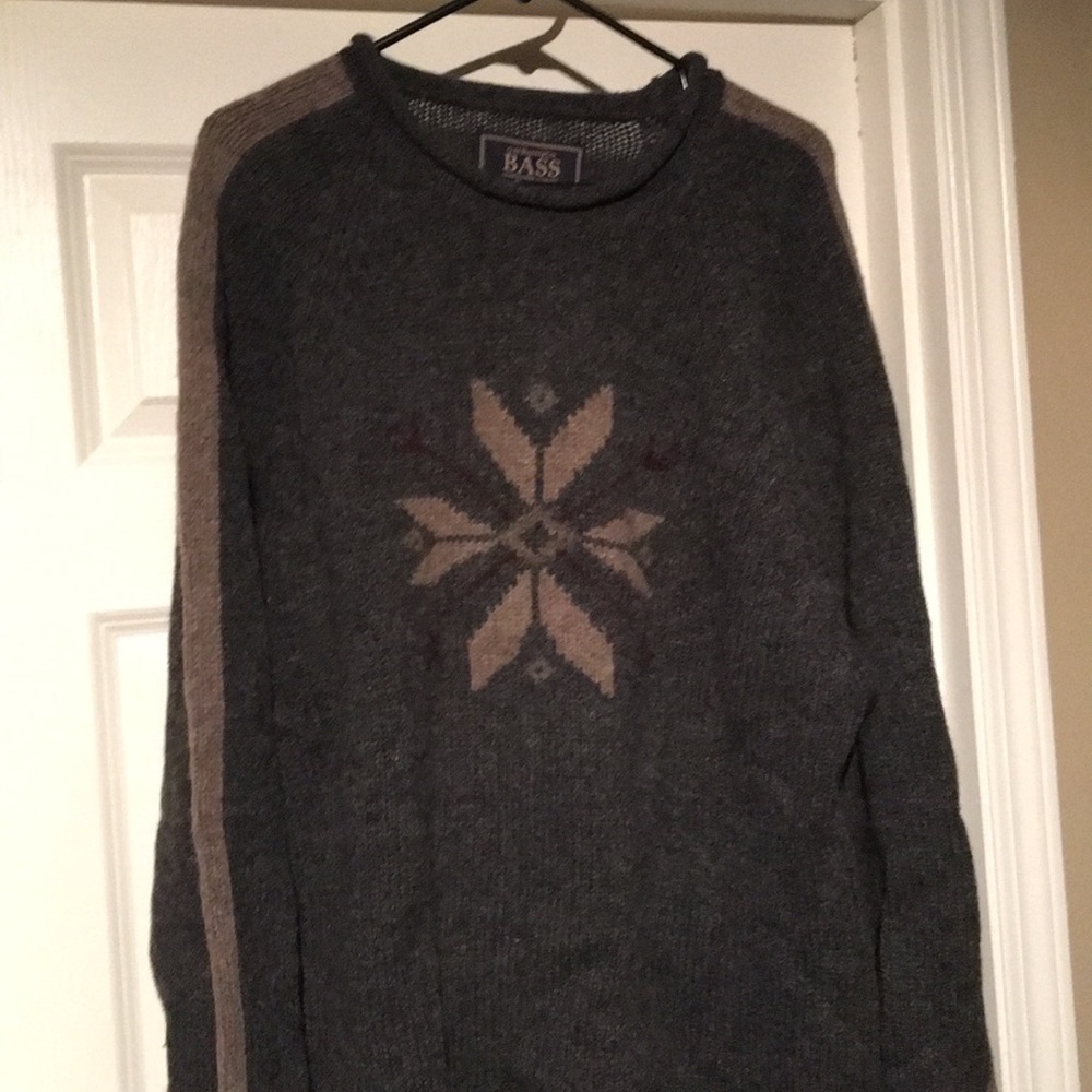Bass snowflake sweater